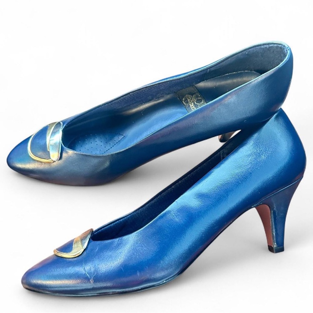VTG Soft Flexible by Highlights Navy Kitten Heel Pumps with Gold/Silver Accent - Picture 5 of 9